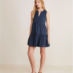 Vineyard vines harbor tiered dress in deep bay